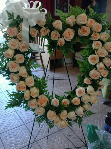 Florist «Roses Just Because/Hub Florist Of Lutz», reviews and photos, 18721 N Dale Mabry Hwy, Lutz, FL 33548, USA