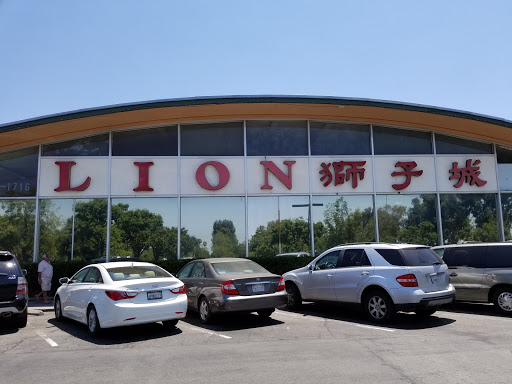 Lion Supermarket
