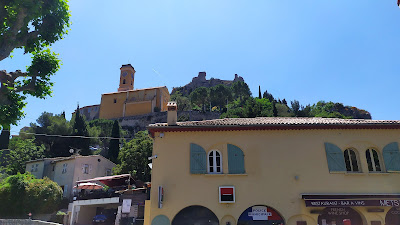 Police à Èze