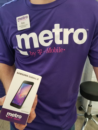 Cell Phone Store «MetroPCS Corporate Store», reviews and photos, 7780 NW 25th St, Miami, FL 33126, USA