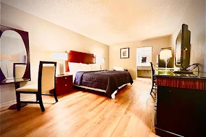 Economy Inn & Suites - Tulsa image