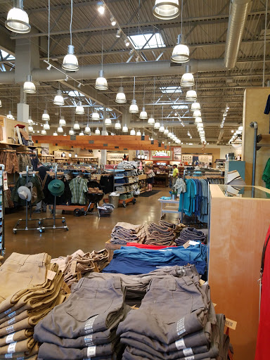 Clothing Store «Duluth Trading Company», reviews and photos, 252 57th Ave NE, Fridley, MN 55432, USA