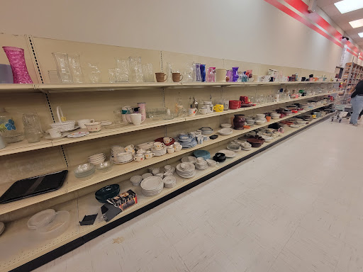 Thrift Store «Plaza Thrift Store», reviews and photos, 135 S Central Expy, McKinney, TX 75070, USA