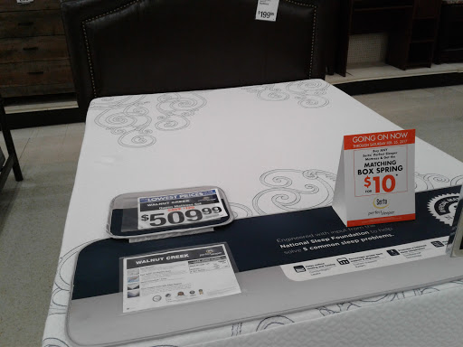 Discount Store «Big Lots», reviews and photos, 5640 Dixie Hwy, Waterford Twp, MI 48329, USA