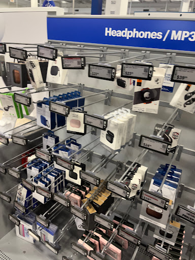 Electronics Store «Best Buy», reviews and photos, 5425 Touhy Ave, Skokie, IL 60077, USA