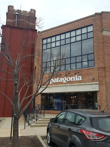 Clothing Store «Patagonia Chicago Lincoln Park», reviews and photos, 1800 N Clybourn Ave, Chicago, IL 60614, USA