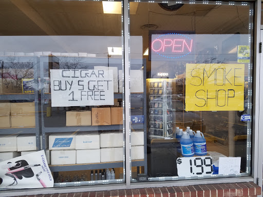 Tobacco Shop «Smoke Shop», reviews and photos, 836 S Elmhurst Rd, Des Plaines, IL 60016, USA