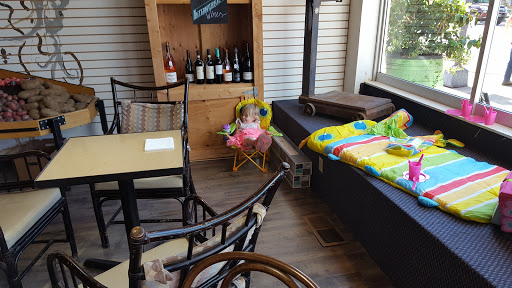 Gourmet Grocery Store «Social Goods: Toys, Taps, Cafe», reviews and photos, 500 E 1st St, Newberg, OR 97132, USA