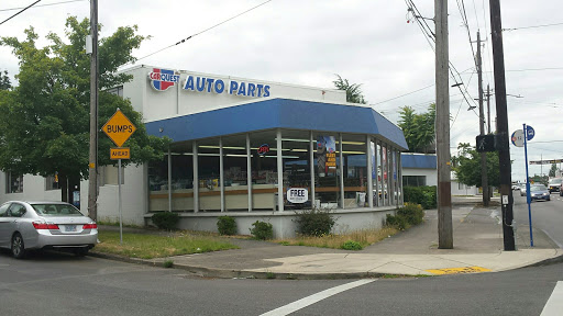 Carquest Auto Parts, 7636 NE Sandy Blvd, Portland, OR 97213, USA, 