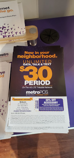 Cell Phone Store «MetroPCS Authorized Dealer», reviews and photos, 27 Russell St, Woburn, MA 01801, USA