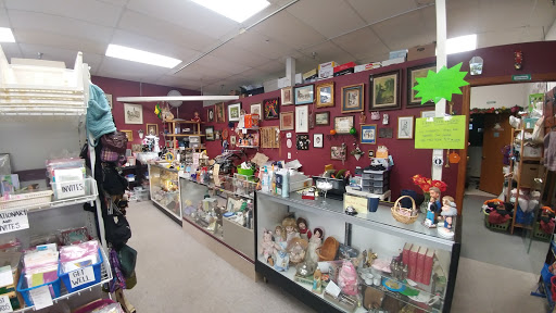 Thrift Store «Treasures Galore The Indoor Garage Sale Thrift Store», reviews and photos, 1964 Rahncliff Ct #800, Eagan, MN 55122, USA