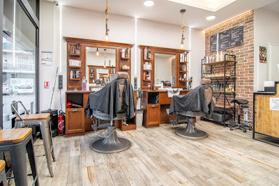 LUI COIFFEUR HOMME BARBIER FREJUS à Fréjus