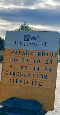 Avenue aéroport rd 197 à Hyères
