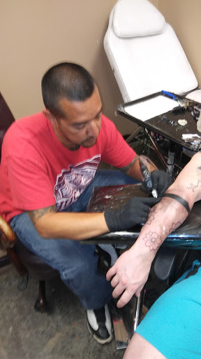 Tattoo Shop «Boss Frog Tattoos», reviews and photos, 4023 W University Dr, McKinney, TX 75071, USA