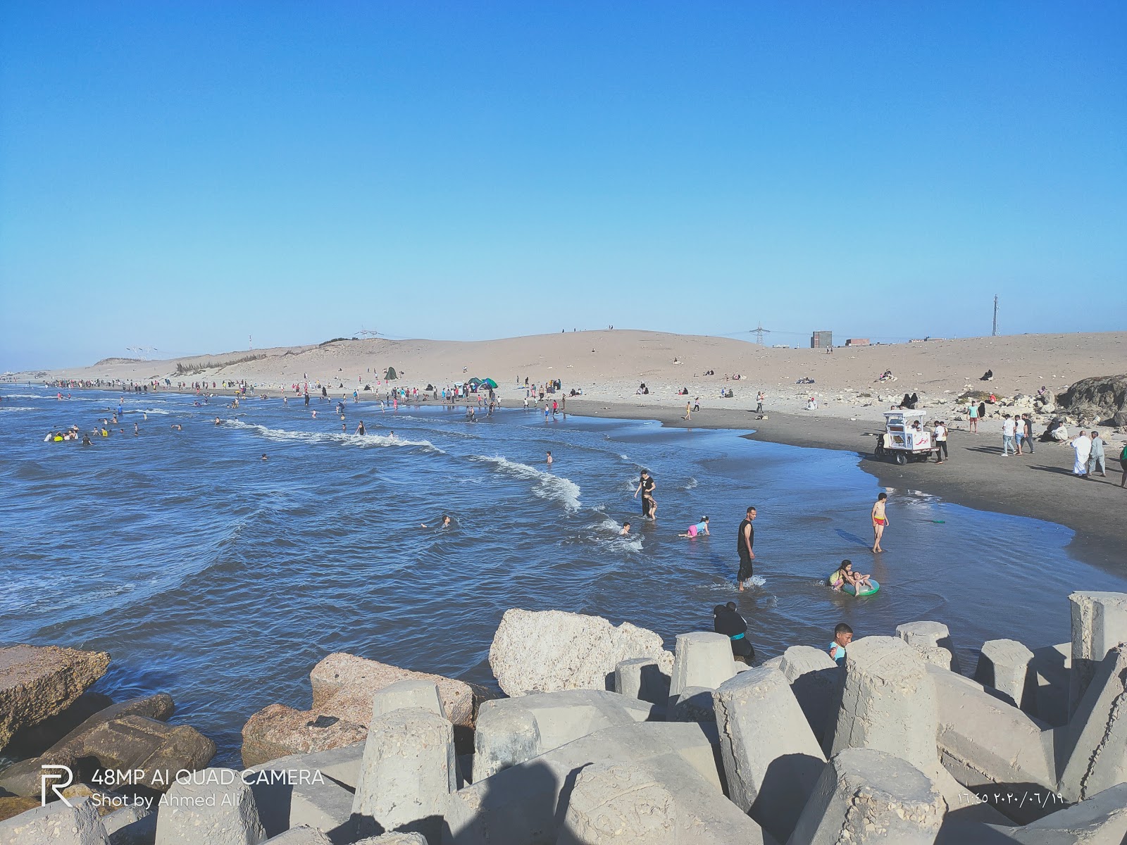 Burj Al Burullus Beach的照片 带有明亮的沙子表面