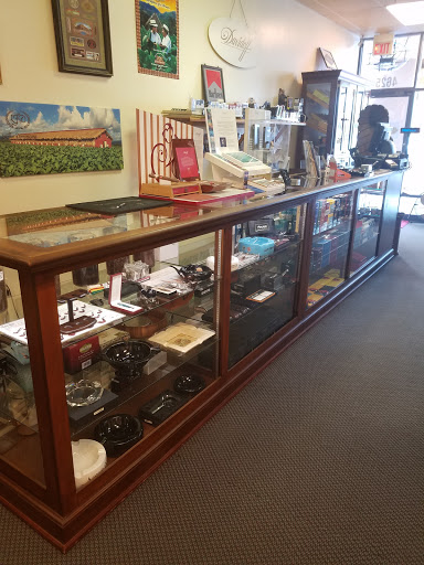 Tobacco Shop «The Smoke Shop», reviews and photos, 4625 Tamiami Trail N, Naples, FL 34103, USA