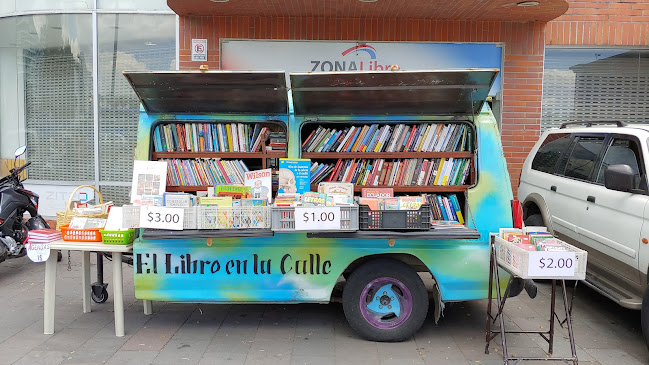 Librería El Libro En La Calle - Quito