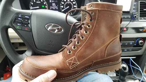 Shoe Store «DSW Designer Shoe Warehouse», reviews and photos, 917 Hartford Turnpike, Waterford, CT 06385, USA