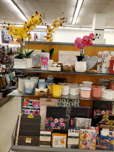 Department Store «T.J. Maxx», reviews and photos, 7555 W Hillsborough Ave, Tampa, FL 33615, USA