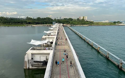 Marina Barrage image