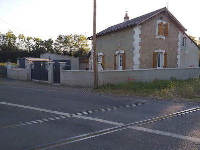 Le petit pays Maison du garde barrière, 244 La Fremenelle, 36400 Montgivray, France
