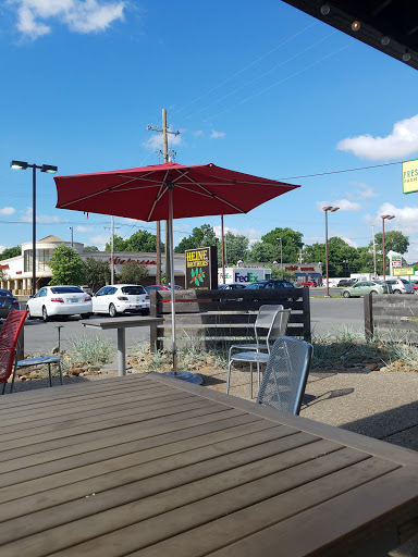 Coffee Shop «Heine Brothers’ Coffee - Shelbyville Road In St. Matthews», reviews and photos, 4305 Shelbyville Rd, Louisville, KY 40207, USA