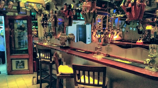 Buddys bar - Pl. Olé, 3, 29630 Benalmádena, Málaga