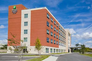 Holiday Inn Express & Suites Sanford- Lake Mary, an IHG Hotel image