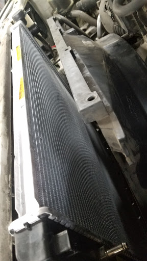 Auto Repair Shop «K & J Auto Repair and Maintenance», reviews and photos, 1920 S San Pedro St, Los Angeles, CA 90003, USA