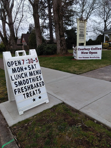 Bed & Breakfast «Prairie House Inn», reviews and photos, 524 E Main St, Molalla, OR 97038, USA