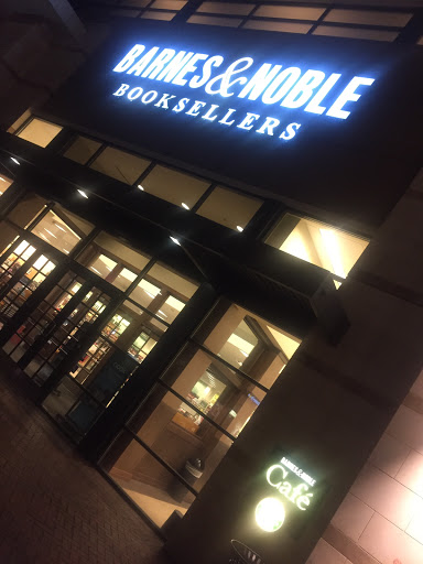 Barnes & Noble image