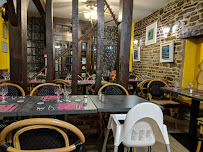 Atmosphère du Le Grillon, Restaurant, Crêperie, Grill avec Agneau de Pré-salé, produits locaux, Hôtel à Pontorson - n°1