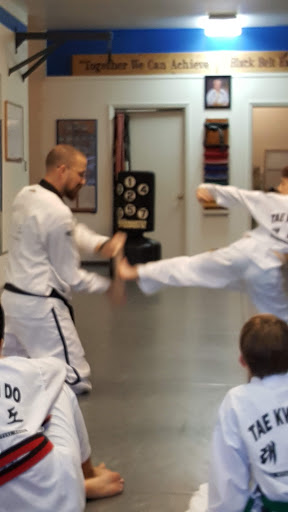 Shopping Mall «Laurelwood Shopping Center», reviews and photos, 1206 W Hillsdale Blvd, San Mateo, CA 94403, USA