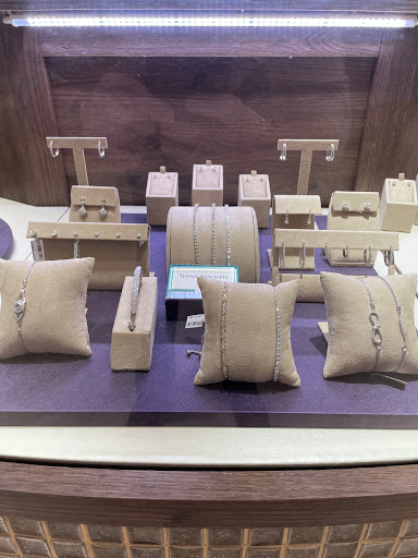 Jeweler «Buchkosky Jewelers», reviews and photos, 695 Rosedale Shopping Center, Roseville, MN 55113, USA