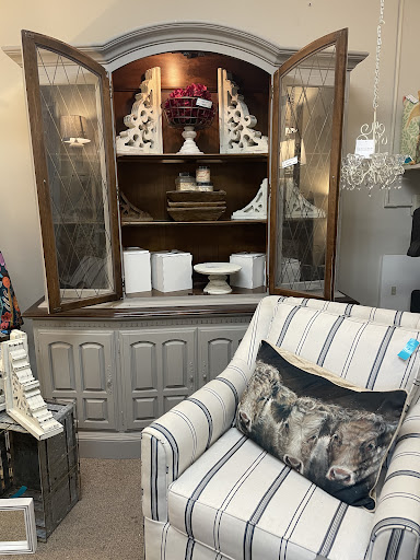 Consignment Shop «Refabulous Furnishings», reviews and photos, 2231 Vestal Pkwy W, Vestal, NY 13850, USA