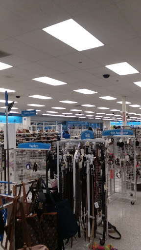 Clothing Store «Ross Dress for Less», reviews and photos, 3701 Truxel Rd, Sacramento, CA 95834, USA