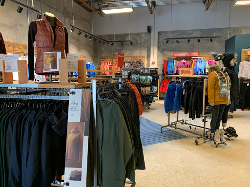 Camping Store «REI», reviews and photos, 1703 S Brentwood Blvd, Brentwood, MO 63144, USA