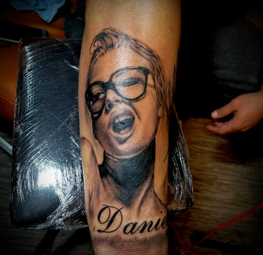 Explore lightning bolt tattoo ideas, creative tattoo ideas in Hollywood, available at Major Ink Studios