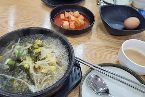 전주24시참편한39콩나물국밥 image