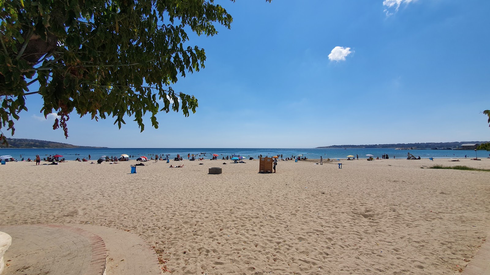 Foto van Buyukcekmece beach met bruin zand oppervlakte