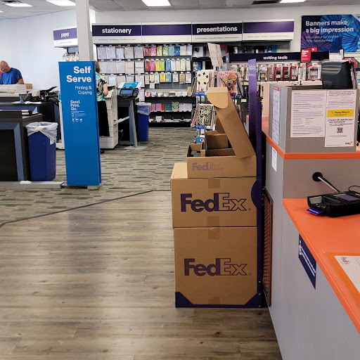 Print Shop «FedEx Office Print & Ship Center», reviews and photos, 5134 Whipple Ave NW, Canton, OH 44718, USA