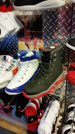 Shoe Store «Sole Street Shoes», reviews and photos, 716 16th St # 1, Denver, CO 80202, USA