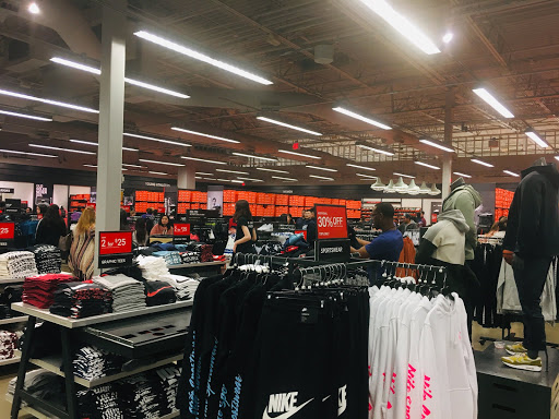 Sporting Goods Store «Nike Factory Store», reviews and photos, 3000 Grapevine Mills Pkwy #611, Grapevine, TX 76051, USA