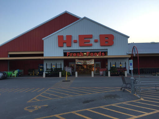 Grocery Store «H-E-B Grocery», reviews and photos, 107 N Sunset Strip St, Kenedy, TX 78119, USA