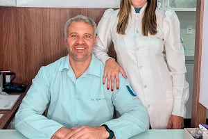 Dra Maitê Magalhães e Dr. Rafael Linard | Dentista | Prótese e Implantes dentários| Estética do Sorriso| Cirurgia Ortognática image