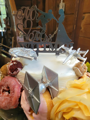 Dessert Shop «Honey Creme Donut Shop», reviews and photos, 514 Vincennes St, New Albany, IN 47150, USA