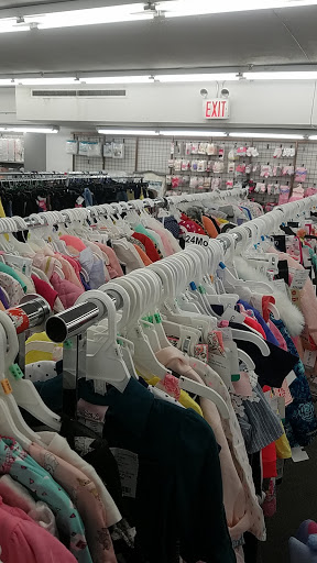 Clothing Store «Burlington Coat Factory», reviews and photos, 196 E Main St, Patchogue, NY 11772, USA