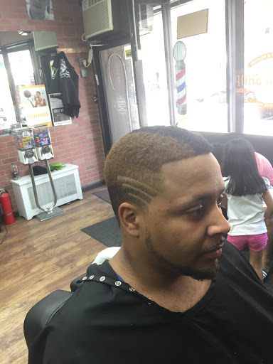 Barber Shop «Avenue Barbershop», reviews and photos, 68-32 Myrtle Ave, Glendale, NY 11385, USA