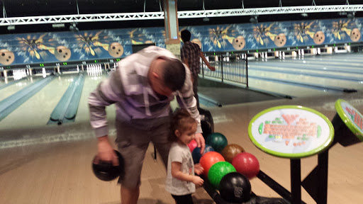 Bowling Alley «Chaparral 300 - We may close 1 hour early Sun-Thurs depending on volume, please call for details.», reviews and photos, 4191 Chino Hills Pkwy, Chino Hills, CA 91709, USA