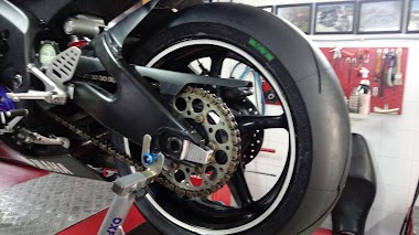 Moto Tyre Service Garage